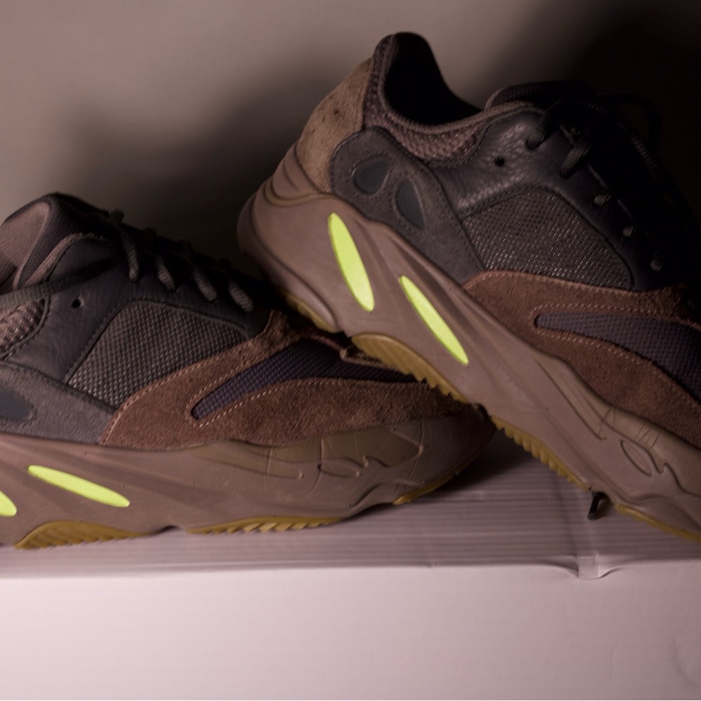 Yeezy 700 Mauve’s